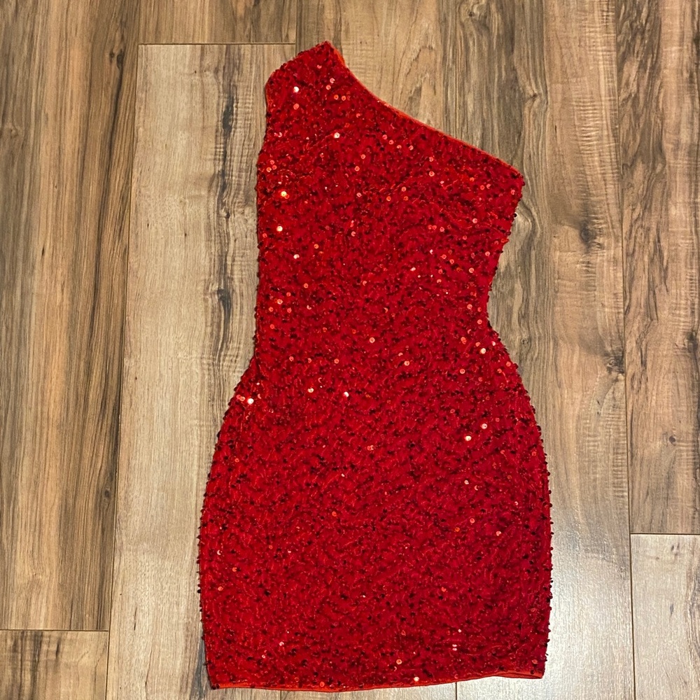 Source Unknown Scarlet One-Shoulder Dress